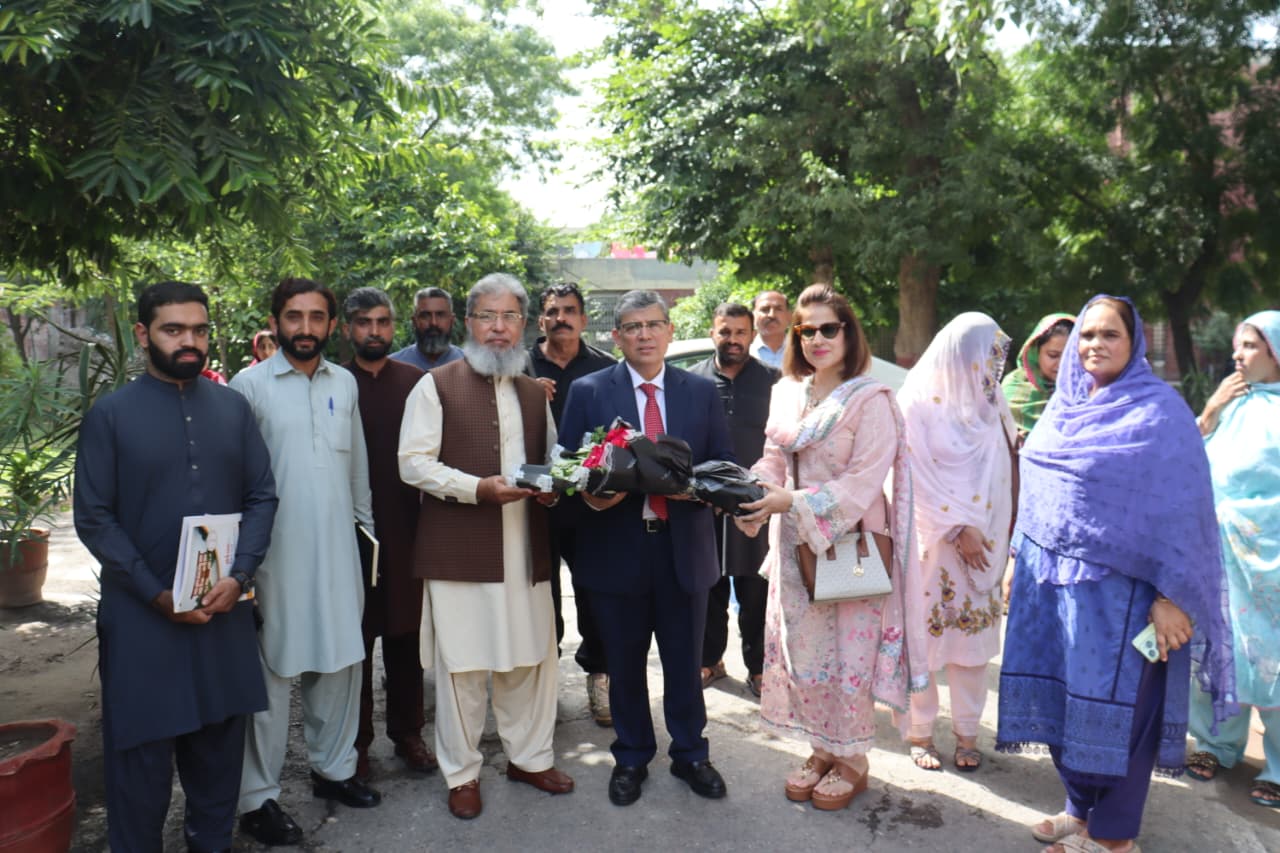 Vice Chancellor Visits Girls' Hostels at FMU